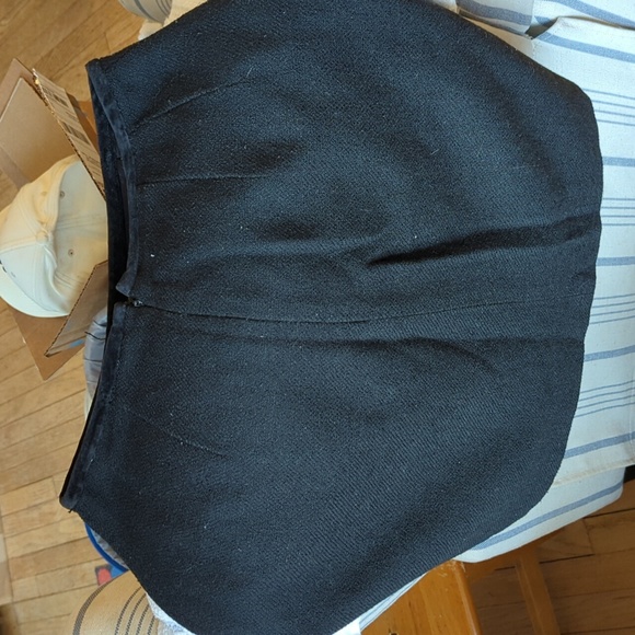 Above the knee black skirt from Express size 7/8 - Picture 3 of 3
